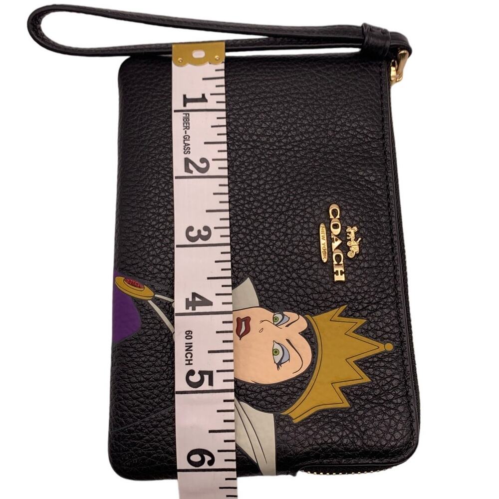 Disney X COACH Corner Zp Wristlet With Evil Queen Motif - Picture 8 of 8